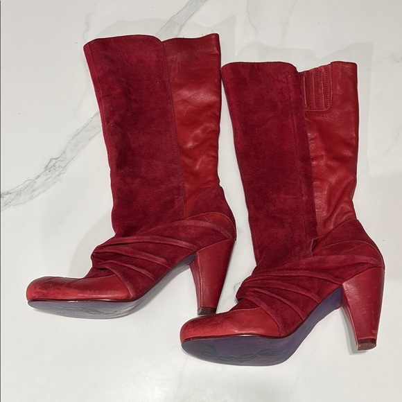 Elegant Red Women's Boots - Picture 2 of 6